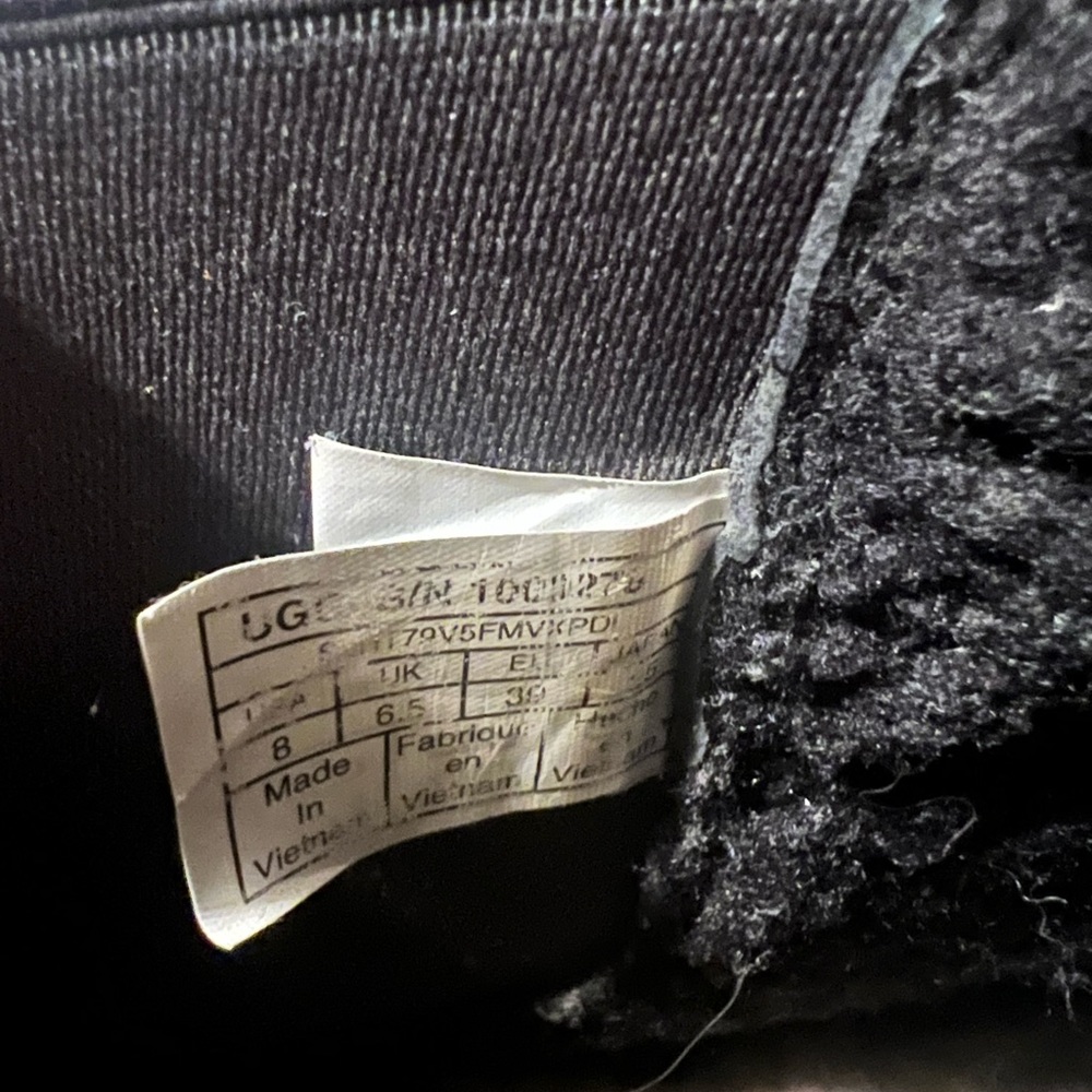 UGG Black Boots size 8 - Picture 7 of 7